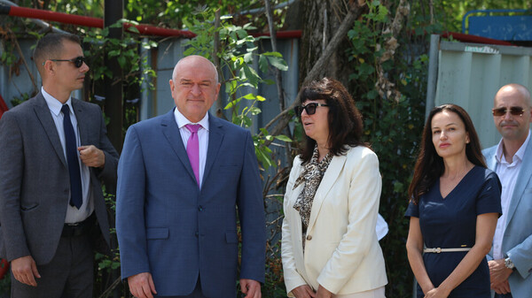 Prime Minister Glavchev and Minister Kondeva inspected the clearing of the area of the National Children's Hospital